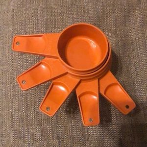 •Vintage• Tupperware Orange Measuring Cups; 5 Cups; Excellent Condition
